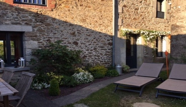 Cozy stone house near the sea