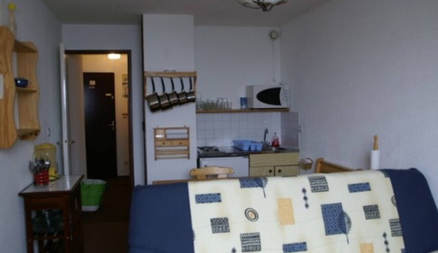 Cozy studio 300m from slopes with free parking