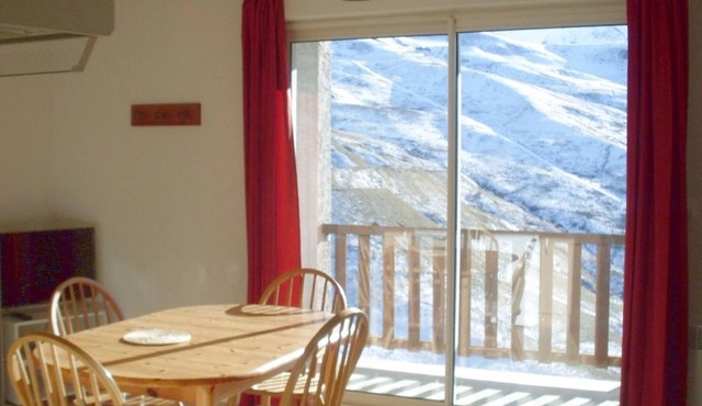 Cozy studio 4 ppl, balcony, 400m from slopes, free shuttle, Spa included, Peyragudes
