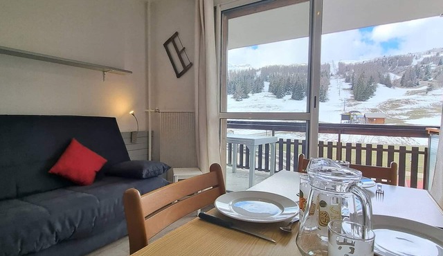 Cozy studio 50m from slopes with Wifi and parking