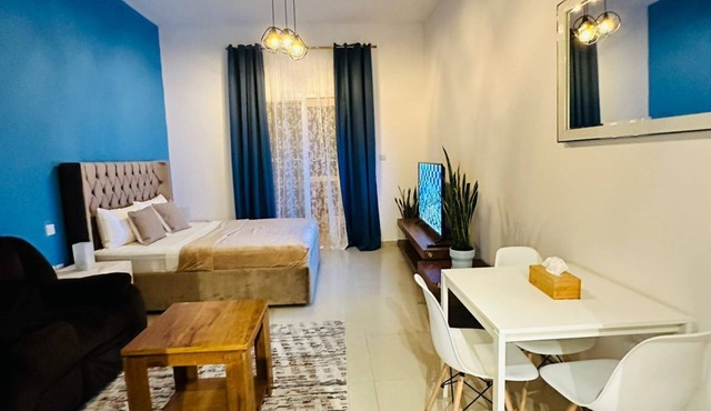 Cozy studio with WiFi and fitness room with stunning lagoon view