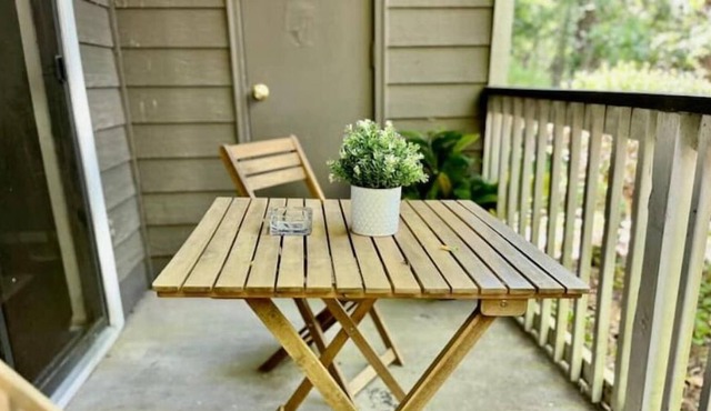 Cozy Studio Apartment w/ FREE PKNG & Private Patio