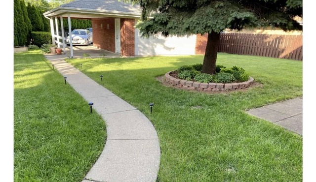 Cozy Studio Apartment minutes from O'Hare Airport.