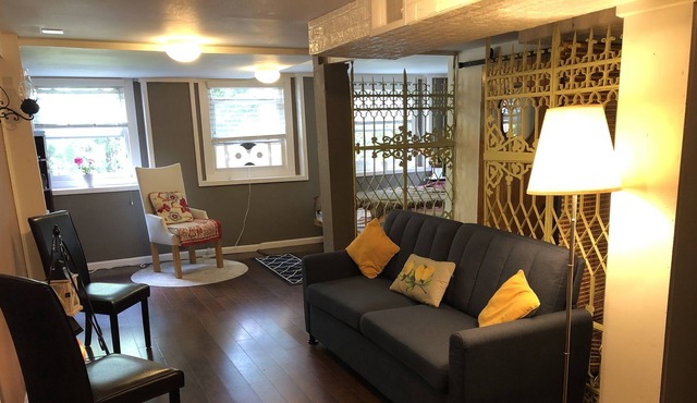 Cozy studio apartment in the heart of Smallwood lake community.