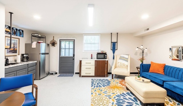 Cozy Studio Apt. 1 Mile from Casino