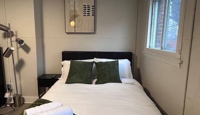 Cozy studio Apt in Sandy Hill – Near U of Ottawa