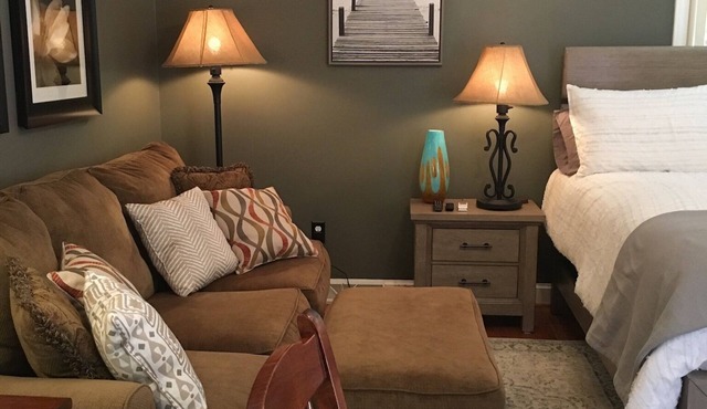 COZY STUDIO APT.