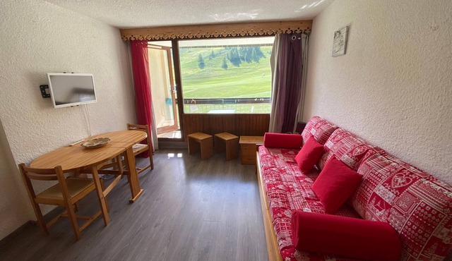 Cozy studio at the slopes, south-facing, parking included