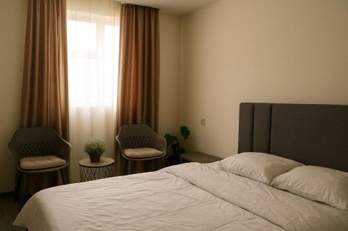 Cozy Studio Bintaro Icon Emerald by alonelyroom