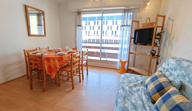 Cozy Studio Cabine for 6 at Pla d'Adet - Balcony, Parking, Ski Locker