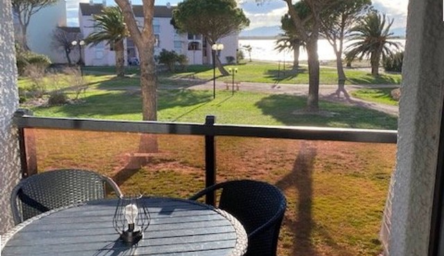 Cozy Studio Cabine for 4 with Terrace, Pool, and Sports Facilities in Le Barcarès