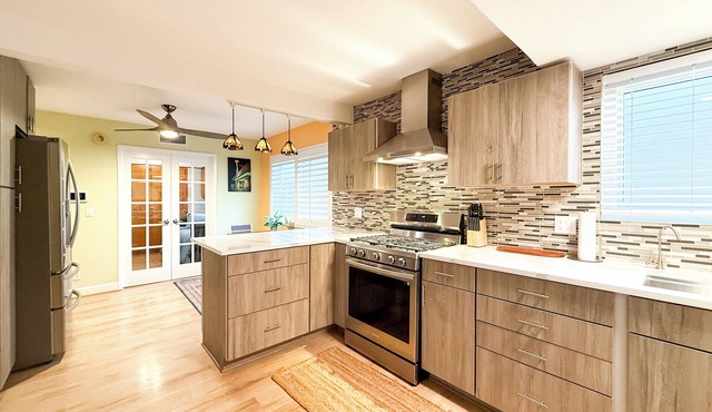 Cozy Studio City Apt with Large Patio & Gated Parking