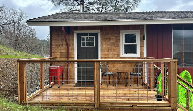 Cozy studio close to Weaver Basin Trail System and downtown.