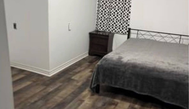 Cozy studio, close to shopping malls and bus stops