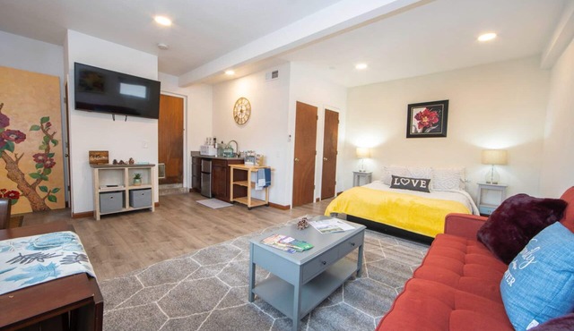 Cozy Studio Close to Downtown and Red Rocks Fully Equipped for an Enjoyable Stay