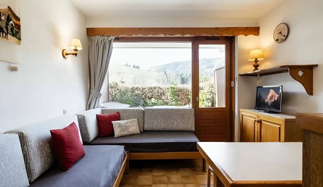 Cozy studio for 4, near slopes and shops, pets welcome, parking included