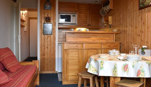 Cozy Studio for 4 Near Slopes and Shops in Méribel