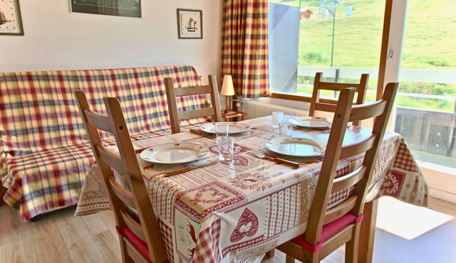 Cozy studio for 4, ski-in/ski-out in Chamrousse