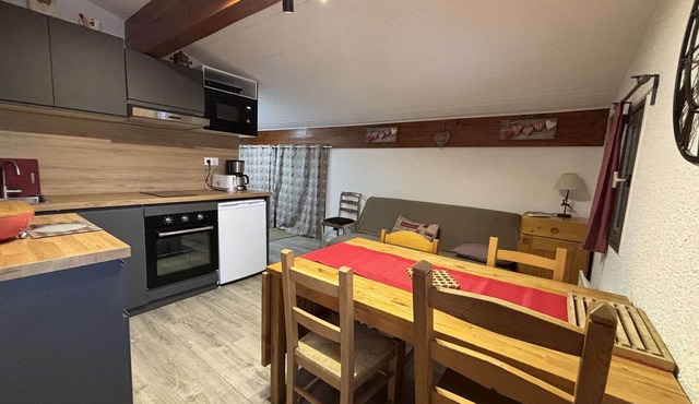 Cozy Studio for 4 with Ski-In/Ski-Out Access, in Heart of L'Alpe d'Huez