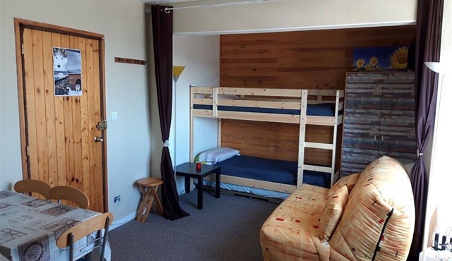 Cozy Studio for 4 with Valley View, Direct Access to Slopes, Free Parking, Ski Locker & Elevator