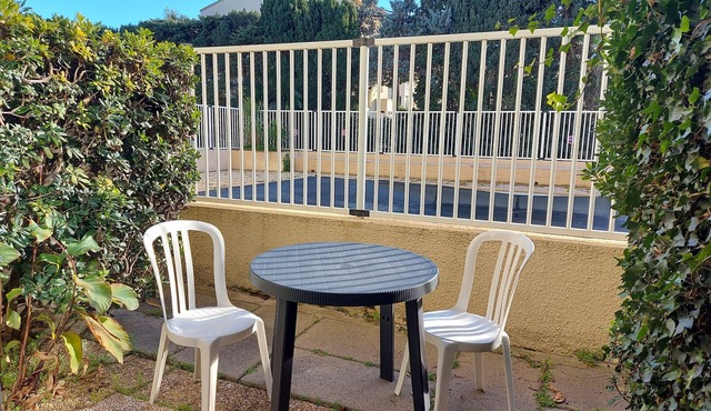 Cozy Studio for 4 with Wi-Fi, Pool, Parking – 500m from Beach