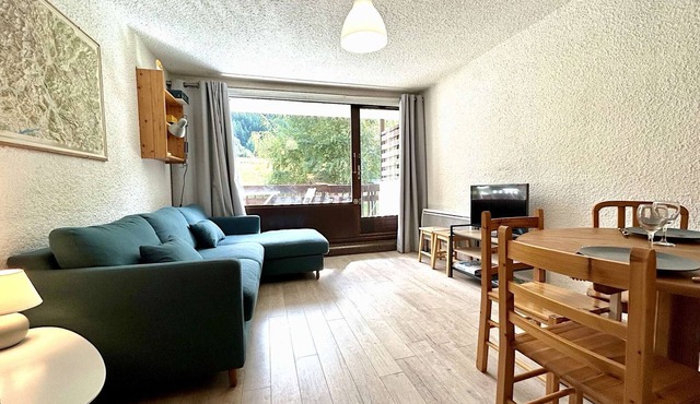 Cozy Studio near Ski Lift, Shops & Pool - Sleeps 4