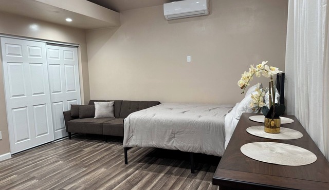 Cozy studio in amazing Los Angeles with WiFi, AC, full equip !