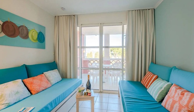 Cozy studio in Cap Esterel with balcony and pool access