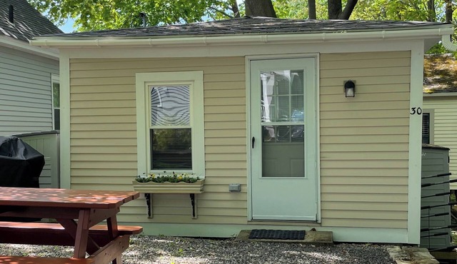 Cozy studio in downtown Ogunquit - 10 min walk to beach and Marginal Way