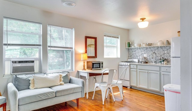 Cozy Studio in Heart of OKC Plaza District!