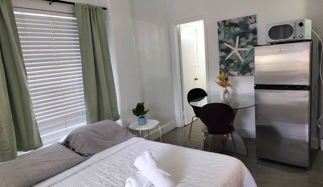 Cozy studio in Hollywood_101