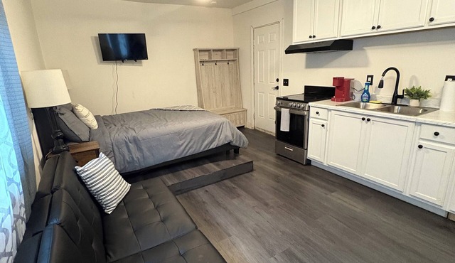 Cozy studio in lovely Anchorage with WiFinNearby Restaurants close to Downtown