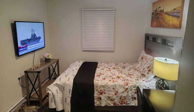 Cozy studio in peaceful Brentwood with refreshing AC