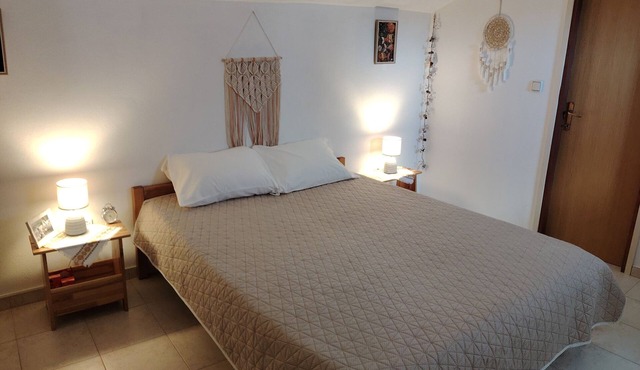 Cozy studio in peaceful Molat with WiFi, AC