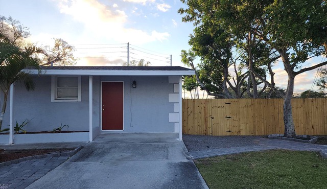 Cozy studio in pleasant Bradenton with WiFi, AC