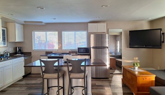 Cozy Studio in Soothing Citrus Heights with WiFi, AC