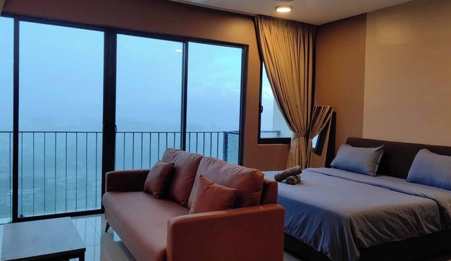 Cozy Studio in Shah Alam with Mountain View