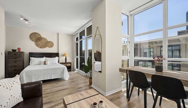 Cozy Studio in the Gaslamp