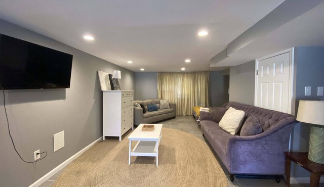 Cozy studio in the charming Philadelphia airport area with private bathroom