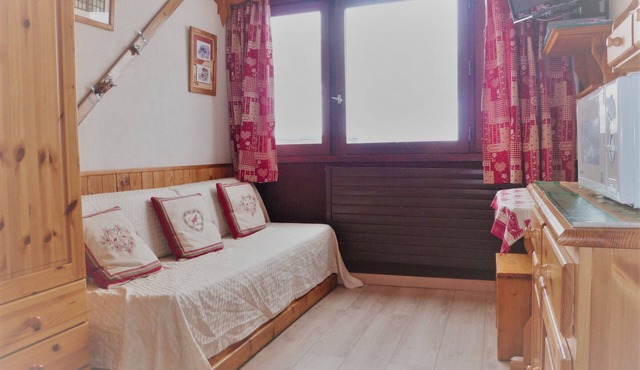 Cozy Studio in Tignes, Alpine Comfort for 2 People