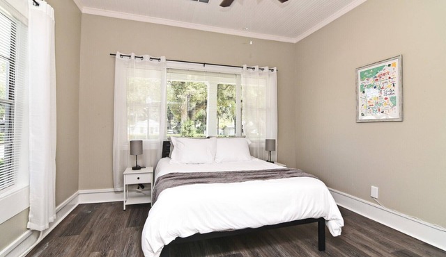 Cozy Studio in Winter Garden