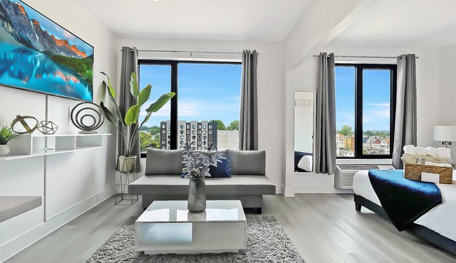 Cozy Studio Indoor Pool Near NYC & MetLife