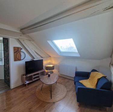 Cozy studio Libourne Train station within walking distance