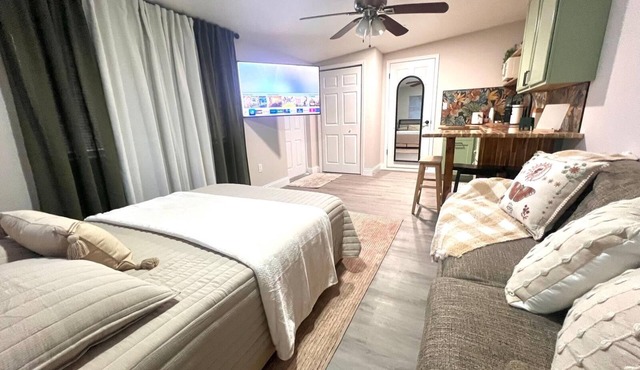 Cozy Studio – Minutes to Wekiva, Disney & downtown Orl - Netflix - XL parking