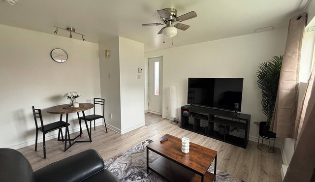 Cozy Studio near Montreal