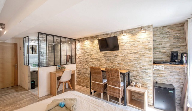 Cozy studio near the Old Port and train station