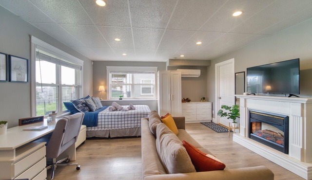 Cozy Studio - Queen size bed and sofa bed