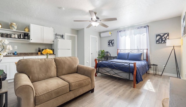 Cozy Studio Retreat in Citrus Heights with Parking