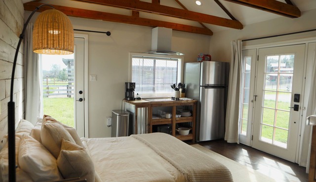 Cozy Studio Retreat: Romance & Serenity Await