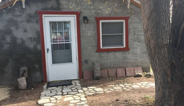 Cozy Studio, Travelling Medical Professionals and longer term rentals welcome